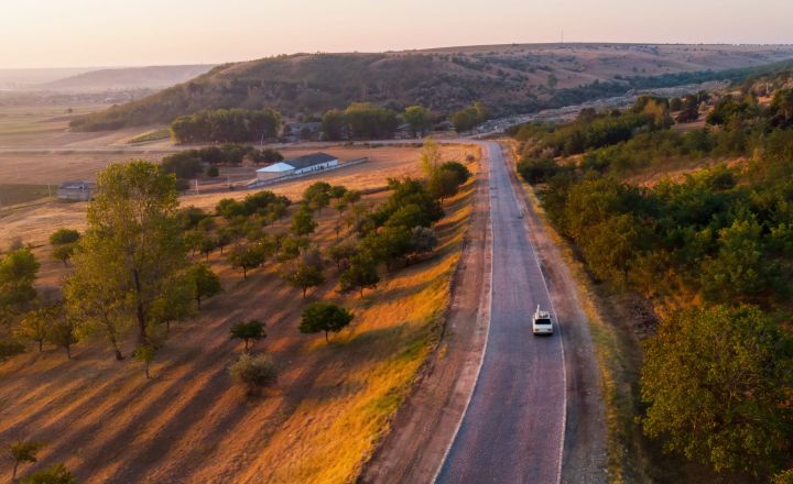 Streamlined e-commerce buying process enabled via Salesforce and MuleSoft